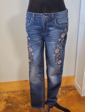 Vintage America Dark Blue Straight-Leg Jeans with Pink Floral Embroidery
